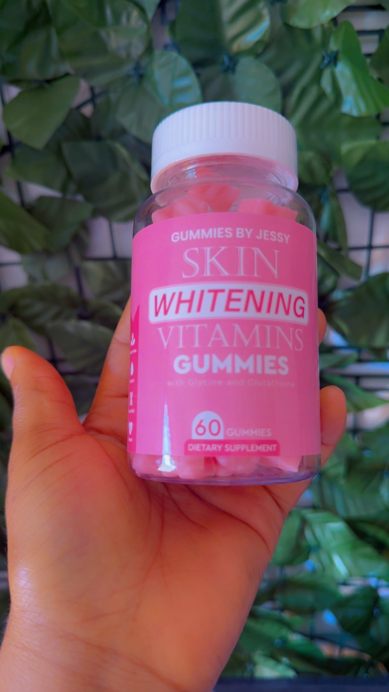SKIN WHITENING VITAMIN GUMMIES FOR DARK SPOTS